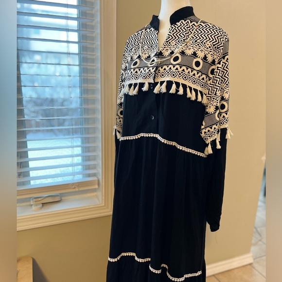 [XL] Kaktus Black Viscose Embossed Print Mini Tassels WMN Maxi Dress - Picture 2 of 15